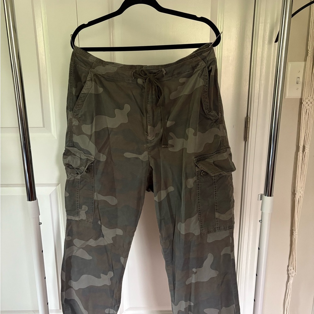 American Eagle Outfitters Gray Cargo Pants